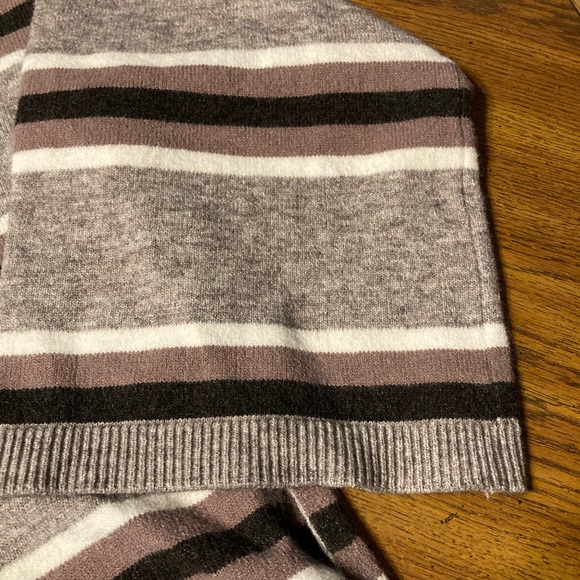 Cupcakes And Cashmere Amour Stripe Bell Sleeve Women’s Sweater - Picture 5 of 8